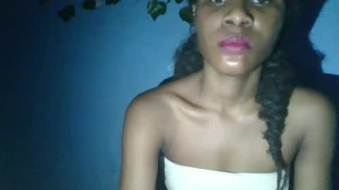 Snapshot of luckymadequeen chatting on February 2026 12:32:01 AM Gloria online show from February 2026 12:32:01 AM