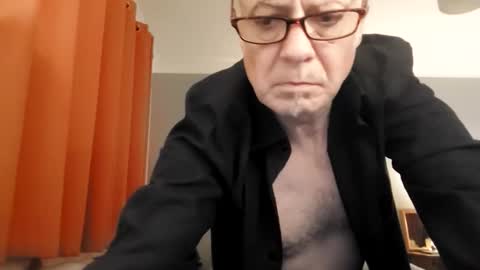 luckypuppy222 online show from January 2026 06:12:02 PM