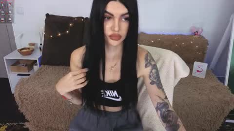 Monika online show from September 2025 11:54:02 AM