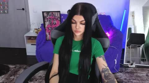 Monika online show from November 2025 08:13:01 AM