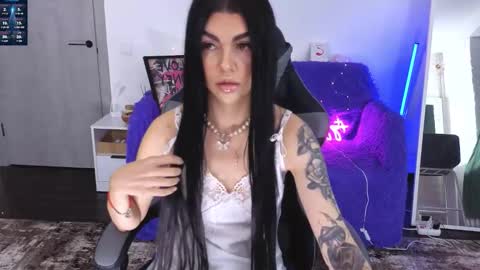 Monika online show from December 2025 01:31:01 PM