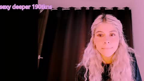 Snapshot of luckysapphire777 chatting on January 2025 06:31:02 AM luckysapphire777 online show from January 2025 06:31:02 AM