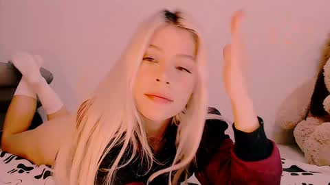 Snapshot of luckysapphire777 chatting on February 2025 01:33:02 PM luckysapphire777 online show from February 2025 01:33:02 PM