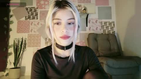 luckysapphire777 online show from May 2026 12:01:02 PM