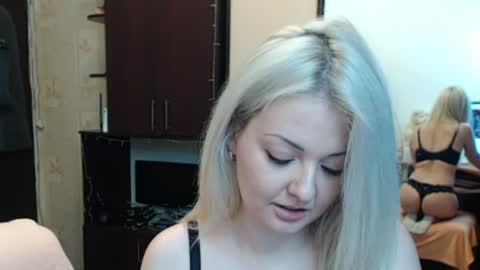 Snapshot of luckyshotgirl chatting on April 2026 11:09:01 AM LuckyShot online show from April 2026 11:09:01 AM