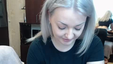 Snapshot of luckyshotgirl chatting on April 2026 12:43:01 PM LuckyShot online show from April 2026 12:43:01 PM
