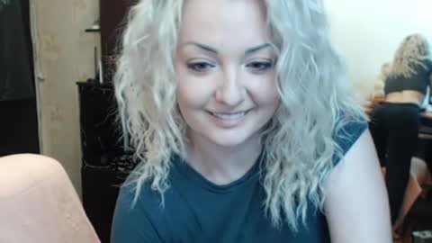 Snapshot of luckyshotgirl chatting on May 2026 02:10:01 PM LuckyShot online show from May 2026 02:10:01 PM