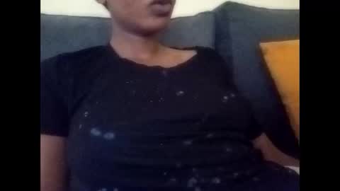 luckystar_19 online show from March 2025 12:00:01 PM