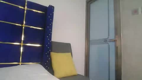 Snapshot of luckyy0001 chatting on October 2025 10:32:02 AM Lopez online show from October 2025 10:32:02 AM