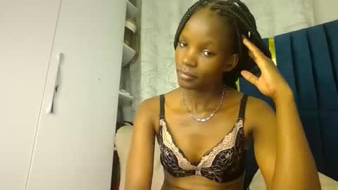 Snapshot of luckyy003 chatting on September 2025 10:15:01 PM brielle online show from September 2025 10:15:01 PM