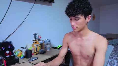 Lu Independent Model online show from December 2025 10:49:02 PM