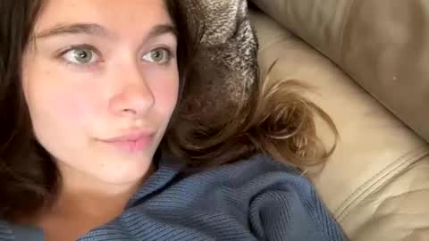 Lucy online show from October 2025 07:33:01 PM