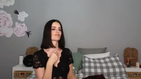 Lucy online show from April 2026 09:01:01 PM