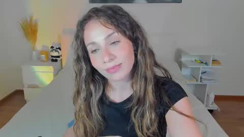 Snapshot of lucy__ray chatting on December 2024 08:44:01 PM lucy__ray online show from December 2024 08:44:01 PM