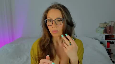 Snapshot of lucy__ray chatting on May 2026 01:07:01 PM lucy__ray online show from May 2026 01:07:01 PM