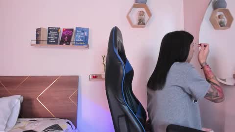 Your Lucy online show from February 2026 04:38:01 AM