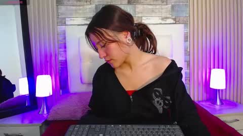 Snapshot of lucy_hs chatting on January 2025 09:48:01 AM lucy_hs online show from January 2025 09:48:01 AM