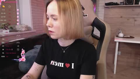 Lucy online show from October 2025 09:26:02 PM