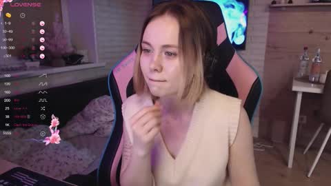 Lucy online show from December 2025 09:22:01 PM