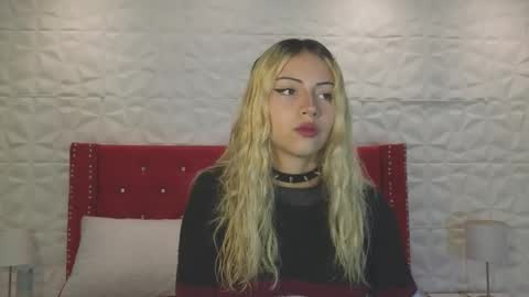 PINK online show from October 2025 08:40:01 PM