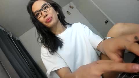 Snapshot of lucy_shane chatting on September 2025 06:43:02 PM lucy_shane online show from September 2025 06:43:02 PM
