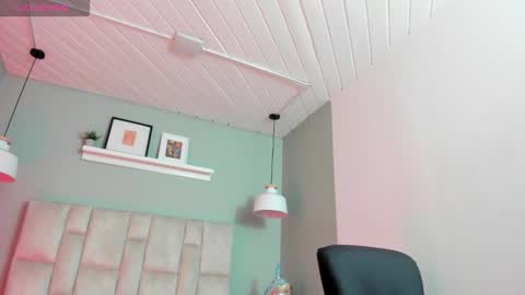 Snapshot of lucy_williiams chatting on March 2026 01:04:01 PM Lucy online show from March 2026 01:04:01 PM