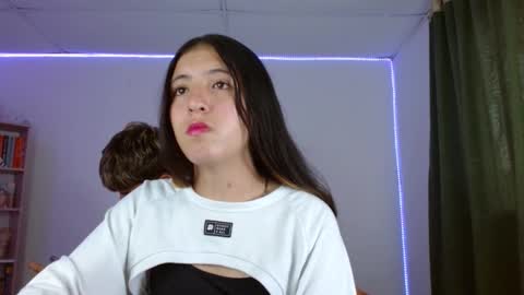 Snapshot of lucy_y_jacob chatting on September 2025 10:25:01 PM lucy_y_jacob online show from September 2025 10:25:01 PM