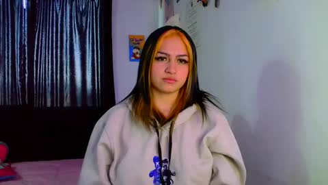 Snapshot of lucycherry__ chatting on December 2024 03:43:02 PM LUCIA online show from December 2024 03:43:02 PM