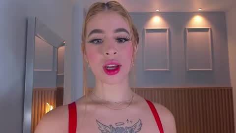 Snapshot of lucymars1 chatting on November 2025 12:48:02 PM L U C Y online show from November 2025 12:48:02 PM