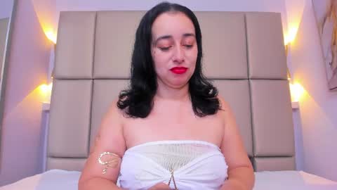 Snapshot of lucymendezz_ chatting on July 2026 11:53:01 AM Lucy online show from July 2026 11:53:01 AM