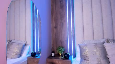 Lucy online show from November 2025 11:40:01 PM