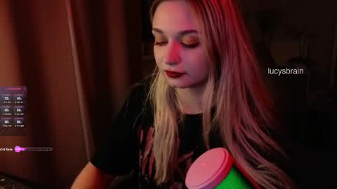 Snapshot of lucysbrain chatting on October 2025 07:42:02 PM Lucy online show from October 2025 07:42:02 PM