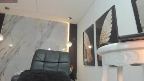 Snapshot of lucystell chatting on January 2025 10:13:02 PM Luciana online show from January 2025 10:13:02 PM