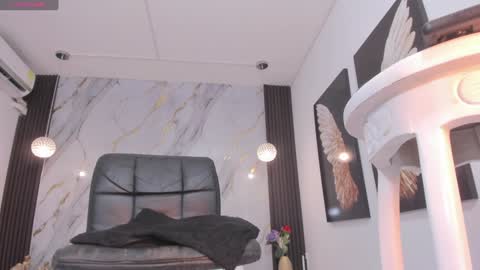 Snapshot of lucystell chatting on February 2025 06:10:02 AM Luciana online show from February 2025 06:10:02 AM