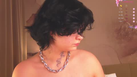 lucyvee online show from December 2024 10:58:01 AM