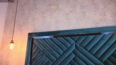 Lucy online show from October 2025 04:43:01 AM