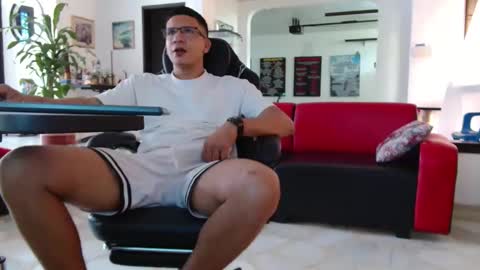 ludociel_z98 online show from April 2026 05:05:02 PM