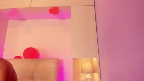 Lu online show from March 2025 04:07:02 AM