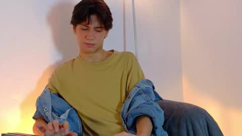 Snapshot of lui_x_dust chatting on March 2026 03:43:01 AM Lui online show from March 2026 03:43:01 AM