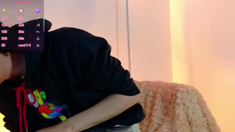 Snapshot of lui_x_dust chatting on March 2026 04:50:01 AM Lui online show from March 2026 04:50:01 AM