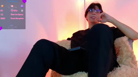 Snapshot of lui_x_dust chatting on March 2026 03:23:02 AM Lui online show from March 2026 03:23:02 AM