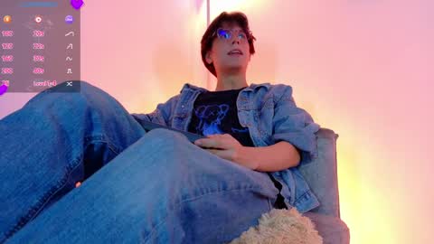 Snapshot of lui_x_dust chatting on March 2026 03:17:01 AM Lui online show from March 2026 03:17:01 AM