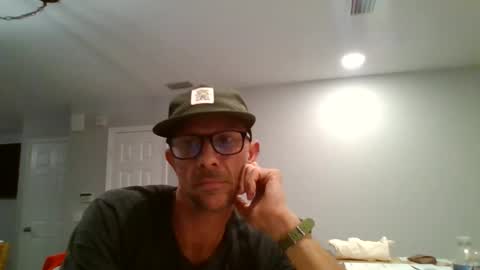 luiggii0904 online show from April 2026 01:43:01 AM