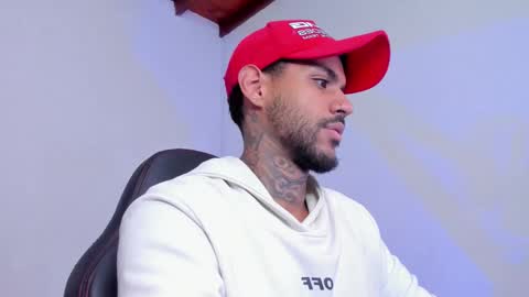 Snapshot of luigi1_ chatting on November 2025 08:16:02 AM Luigi Vitale online show from November 2025 08:16:02 AM