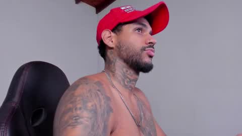 Snapshot of luigi1_ chatting on December 2025 02:09:02 AM Luigi Vitale online show from December 2025 02:09:02 AM