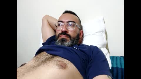 Snapshot of luis2988z chatting on January 2025 01:36:02 AM Hairyman online show from January 2025 01:36:02 AM