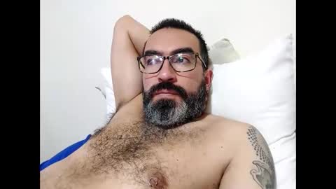 Snapshot of luis2988z chatting on February 2025 11:04:01 PM Hairyman online show from February 2025 11:04:01 PM