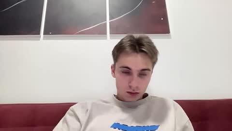 Luis online show from October 2025 08:55:02 PM