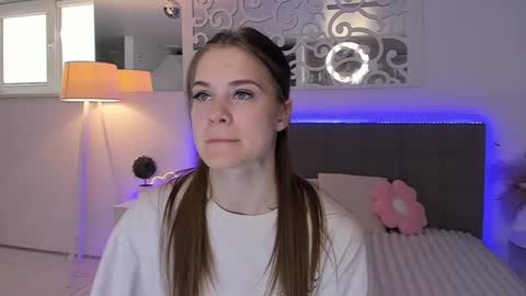 LuisaClover online show from June 2026 12:31:02 PM