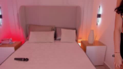 L U I S A online show from September 2025 07:58:02 PM